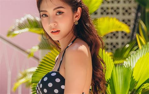 Lee Chae Eun Flory Dot Bikini Share Erotic Asian Girl