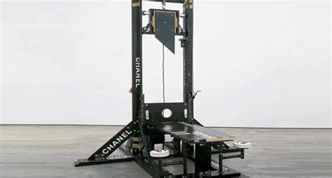 Why Did Us Government Purchase 30000 Guillotines Christianity Fanpop