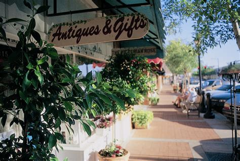 » Local Businesses Thrive in Historic Downtown Glendale