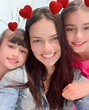 Adriana Lima posa com as filhas e exibe semelhança - Vogue | celebridade