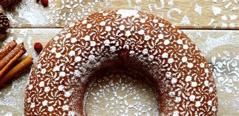 We like big bundts and we cannot lie. Spiced ginger and cinnamon Christmas wreath Bundt cake ...