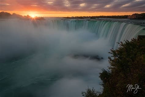 Horseshoe Falls Sunrise At Niagara Falls Niagara Falls Ontario