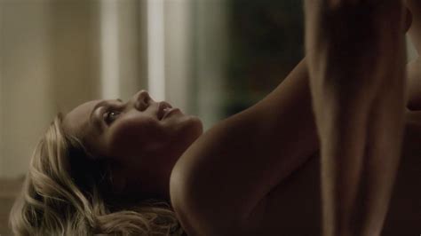 Nude Video Celebs Laura Vandervoort Sexy Bitten S03e02 2016
