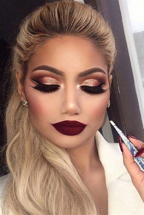 Stunning 65 Christmas Makeup Ideas For Special Christmas Party
