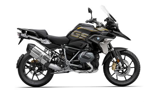 It's soft and pliant, and gives good support for your bum, as befits the luxury. ★BMWモトラッド 新型R1250GSとR1250RTを発表 | 気になるバイクニュース