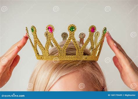 Placing Crown Of Thorns Jesus By Roman Man Royalty Free Stock Image