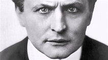Remembering Harry Houdini 90 Years Later - The life pile