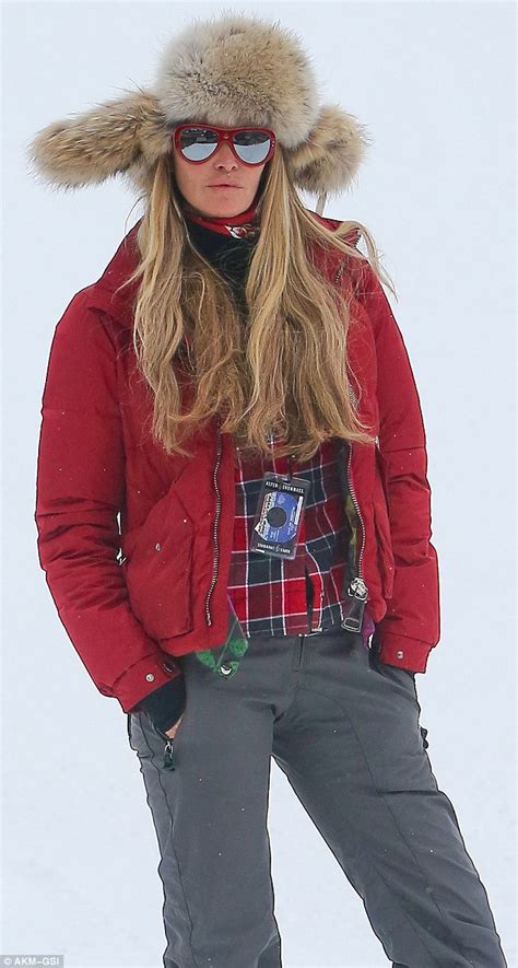 Elle Macpherson Takes Her Runway Glamour On The Piste In Aspen Daily