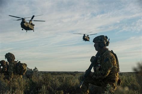Australian Army Marksman From 5rar With Two Ch47 Chinooks In The