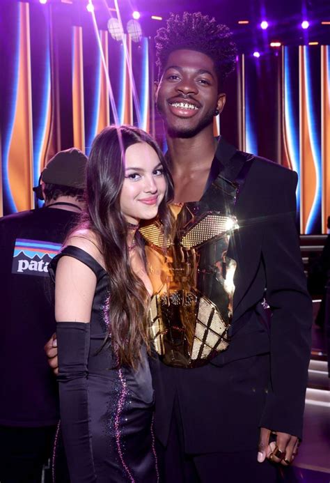 Olivia Rodrigo And Lil Nas X At The Grammy Awards 2022 Irmã Mais Nova