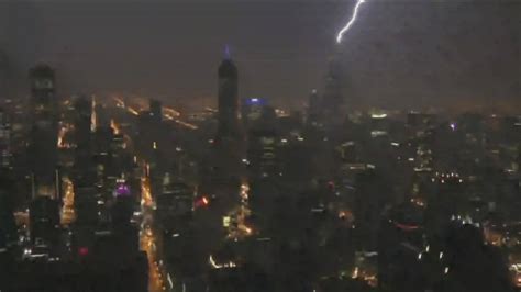 Lightning Strikes Sears Willis Tower In Chicago Striking Lightning