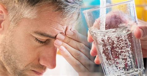 Karena itu, ketika anda mengalami sakit kepala, cara mengobati sakit kepala yang harus anda lakukan pertama adalah minum banyak air mineral agar anda tidak pisang mengandung senyawa kalium dan magnesium yang tinggi. 15 Cara untuk Hilangkan Sakit Kepala dengan Mudah - The ...