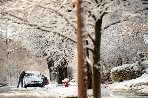 Ann Arbor Area Awakens To Light Snowfall