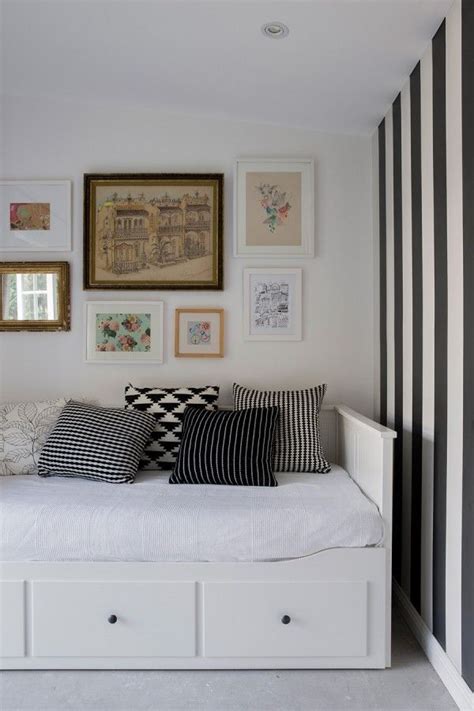 I love the clean transitional lines of it; Ikea hemnes | Kid's Room in 2019 | Ikea hemnes daybed ...