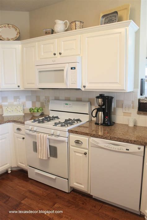White kitchen cabinet paint colors. Best Color For Kitchen Cabinets With White Appliances (With images) | Antique white kitchen ...