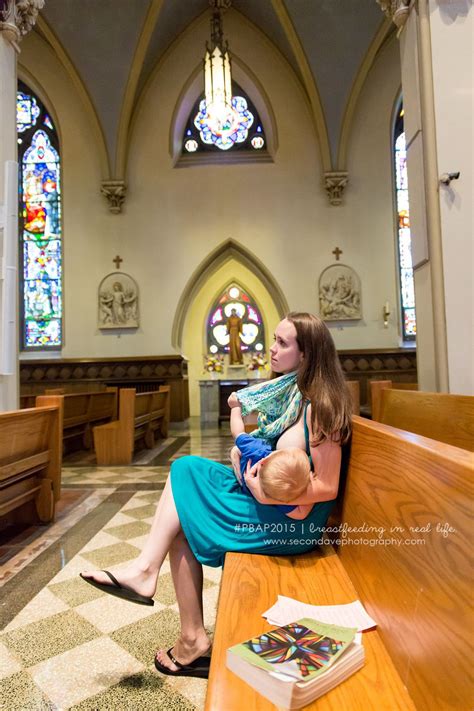 25 Candid Photos That Show Breastfeeding Is Beautiful Wherever You
