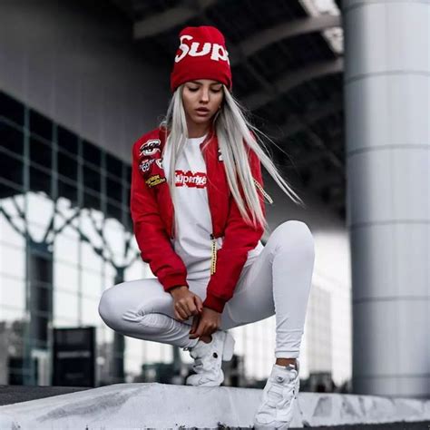 Image Result For Hypebeast Supreme Girl Girl Street Fashion Supreme Clothing Hypebeast Outfit