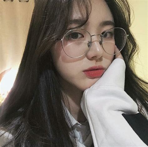 ⑅⃝ ⋆blackd⋆ ⑅ Ulzzang Girl Ulzzang Korean Girl Cute Girl With Glasses