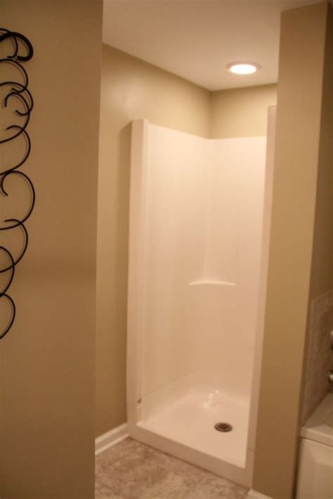 The size and location of the. Great stand up shower in the Master Bathroom! | Reno ...