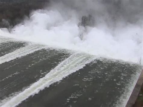 Record Water Levels Release At Tenkiller Dam