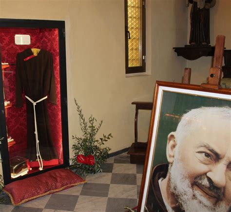 Non Toccateci Le Reliquie Di Padre Pio Pontremoli Sulle Barricate