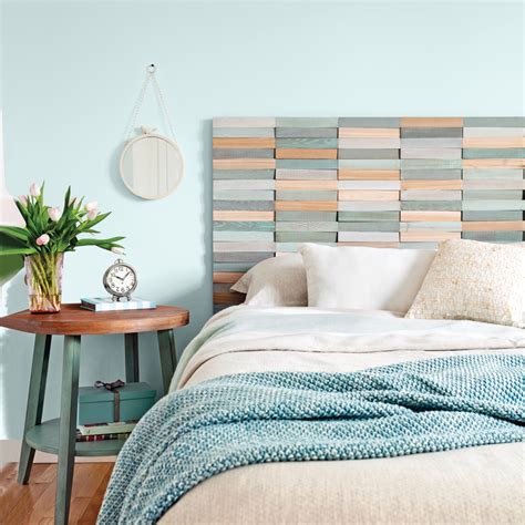 Alinea vous présente sa sélection lits adultes et meubles pour la chambre : DIY: une tête de lit au relief coloré - Je Décore
