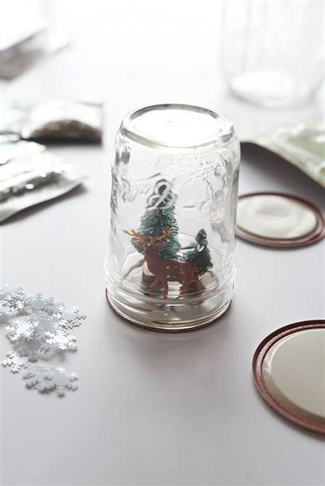 Diy Snow Globe Easy Diy Snowglobe Takes Less Than 30 Minutes To Make