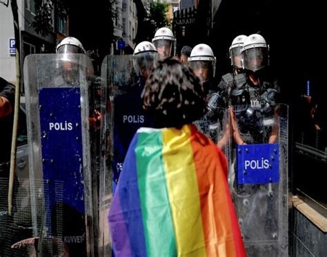 Police Break Up Istanbul Pride March Detain Over 200 Business Recorder