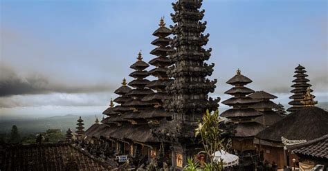 Wisata Religi Di Bali Pura Besakih Travely