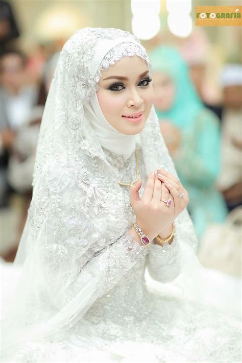 Pin By Global Wedding On Moslem Wedding Dress Muslim Wedding Dresses