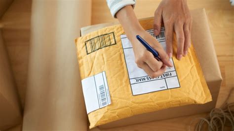 Perhatikan Cara Menulis Alamat Sebelum Mengirim Paket Di Tempat