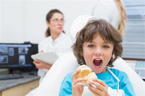 Little Boy Smiling Camera Mother Dentist Background Stock Photos Free