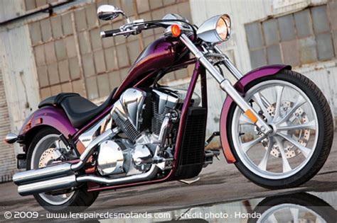 The honda fury was the first production chopper from a major motorcycle manufacturer honda. Honda Fury 1300 : le nouveau custom Honda