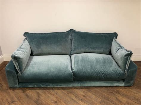 John Pye Auctions Loafcom Large Bakewell Sofa In Beach Ball Clever