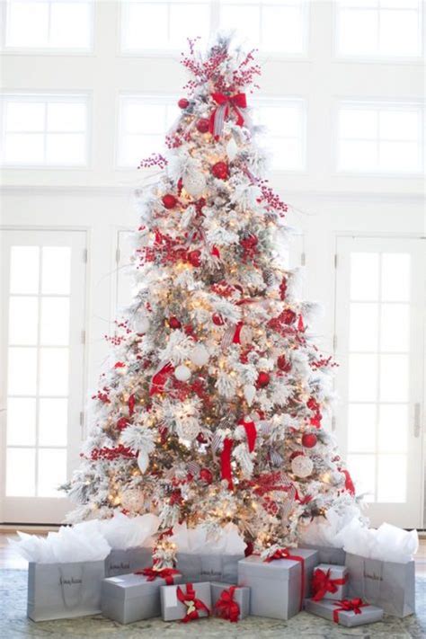 25 Ways To Decorate A Flocked Christmas Tree Shelterness