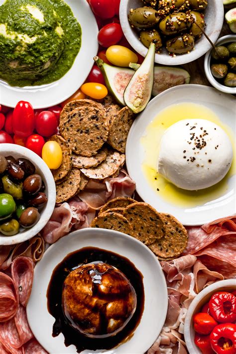 The Ultimate Burrata Cheese Board Plays Well With Butter