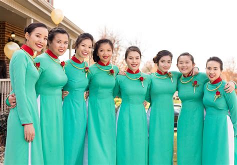 Bridal Party In Ao Dai For Vietnamese Tea Ceremony Wedding Dam Cuoi