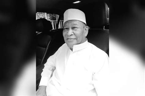 Terkini ustaz ismail kamus menderita sebelum meninggal dunia, alfatihah ustaz ismail kamus arwah tenang mengucapkan syahadah sebelum menghembuskan nafas, kelebihan surah al fatihah ustaz ismail kamus, ustaz ismail kamus ustaz ismail kamus menderita sebelum meninggal dunia. Dato' Ustaz Hj Ismail Kamus meninggal dunia - The Malaya Post