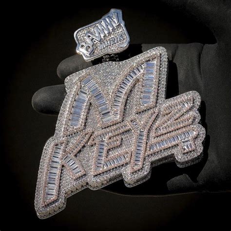 Pin By Kevingainey On Ice With Images Rapper Jewelry Hip Hop Jewelry Gold Diamond Watches