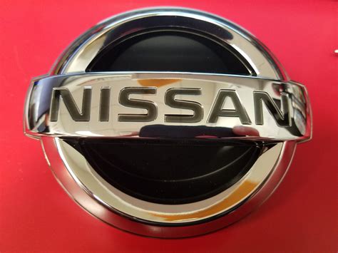 GENUINE JDM NISSAN FRONT GRILLE EMBLEM SKYLINE GT WILL FIT G SEDAN Nissan Race Shop