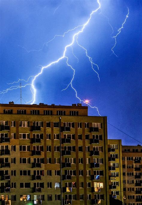 Polacy należą do osób, którym ciężko dogodzić. Burza na Pomorzu 25.04.2018. Gdzie jest burza teraz? IMGW ...