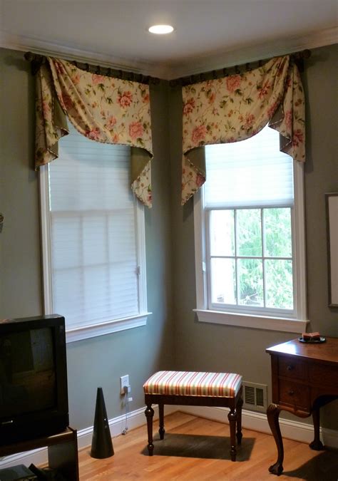 Corner Window Curtains Styles Of Decorating Ideas Homesfeed