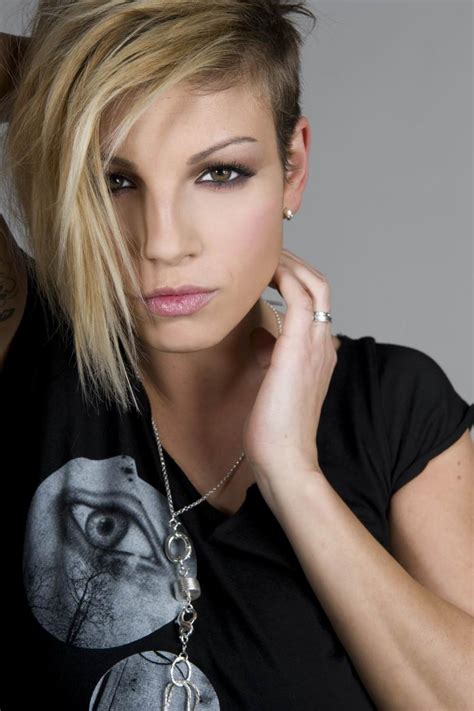 17 видео 1 839 766 просмотров обновлен 12 февр. Italie : Emma Marrone à Copenhague - L'Eurovision au Quotidien