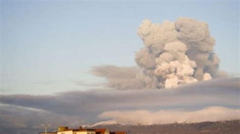 More Flight Chaos Expected As New Ash Cloud Drifts Towards The Uk