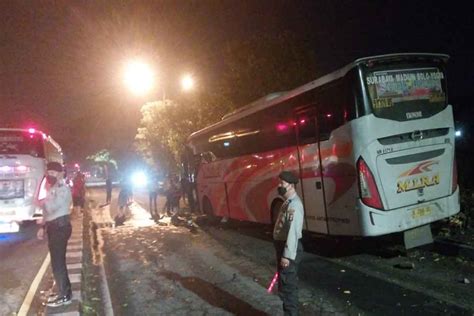 Kecelakaan Bus Di Bantul Hilang Kendali Hingga Tabrak Pembatas