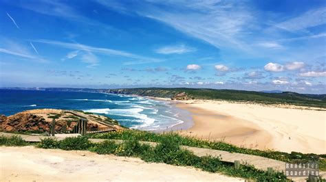 The portuguese wine selection is top notch and includes a knowledgeable young man who knows the inventory. Portugalia - plaże Algarve, najpiękniejsze plaże Europy ...