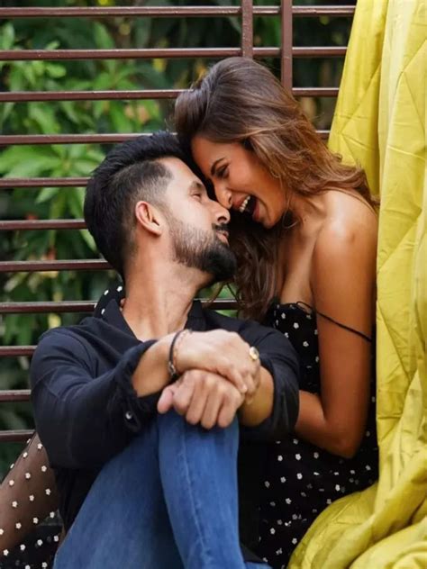 Sargun Mehtas Romantic Pics With Hubby Ravi Dubey Are All About Pure
