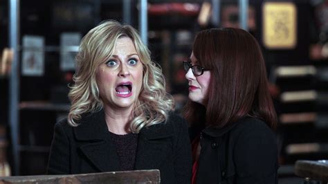 Amy Poehler And Megan Mullally S Incredible Parks And Rec Fight Scene