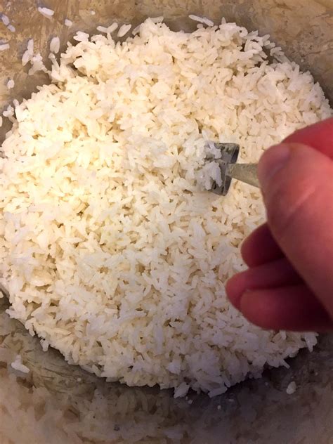Cooking rice in pot by boiling. Instant Pot White Rice - How To Cook Rice In A Pressure ...