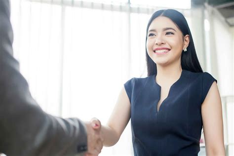 these mistakes keep you from making a good first impression